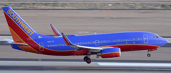 Southwest Boeing 737-7H4 N217JC, Phoenix Sky Harbor, April 5, 2015